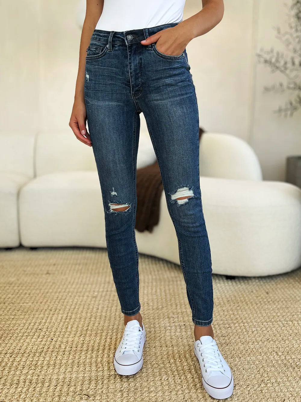 Mid Waist Distressed Slim Jeans Judy Blue Dark 0