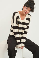 Contrast Striped Cropped V-Neck Sweater HYFVE