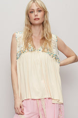 Lace Detail Frill Floral V-Neck Sleeveless Top POL