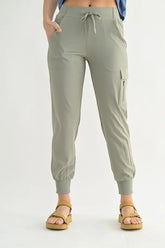 High-Waisted Capri Active Joggers With Pockets Mono B SHADOW M