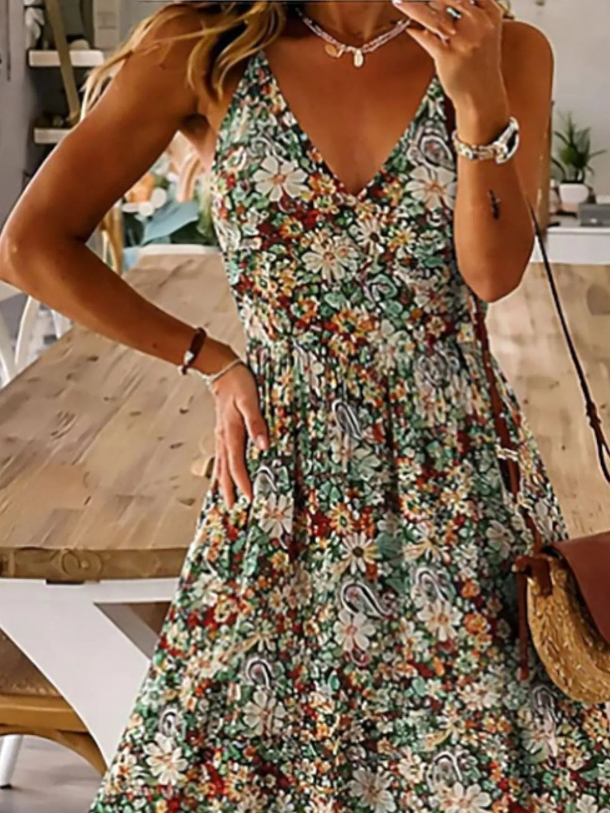Floral Print Maxi Dress with Spaghetti Straps – Tiered Silhouette Simmer & Fay Black Forest S
