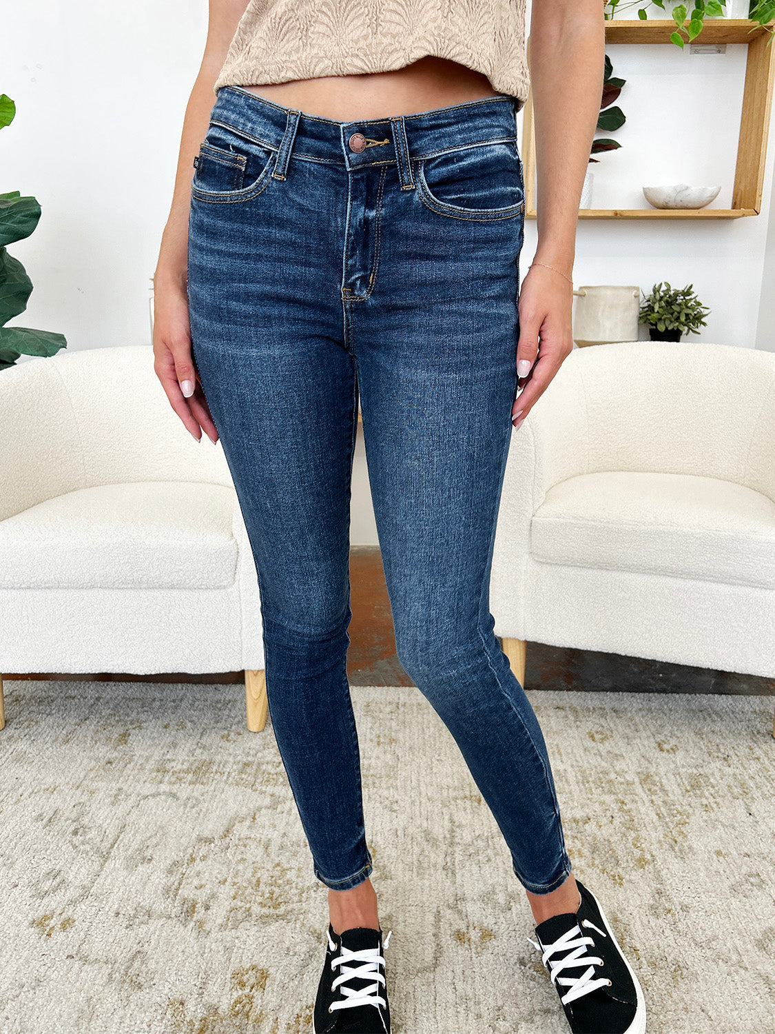 Classic Handsand Skinny Jeans Judy Blue   