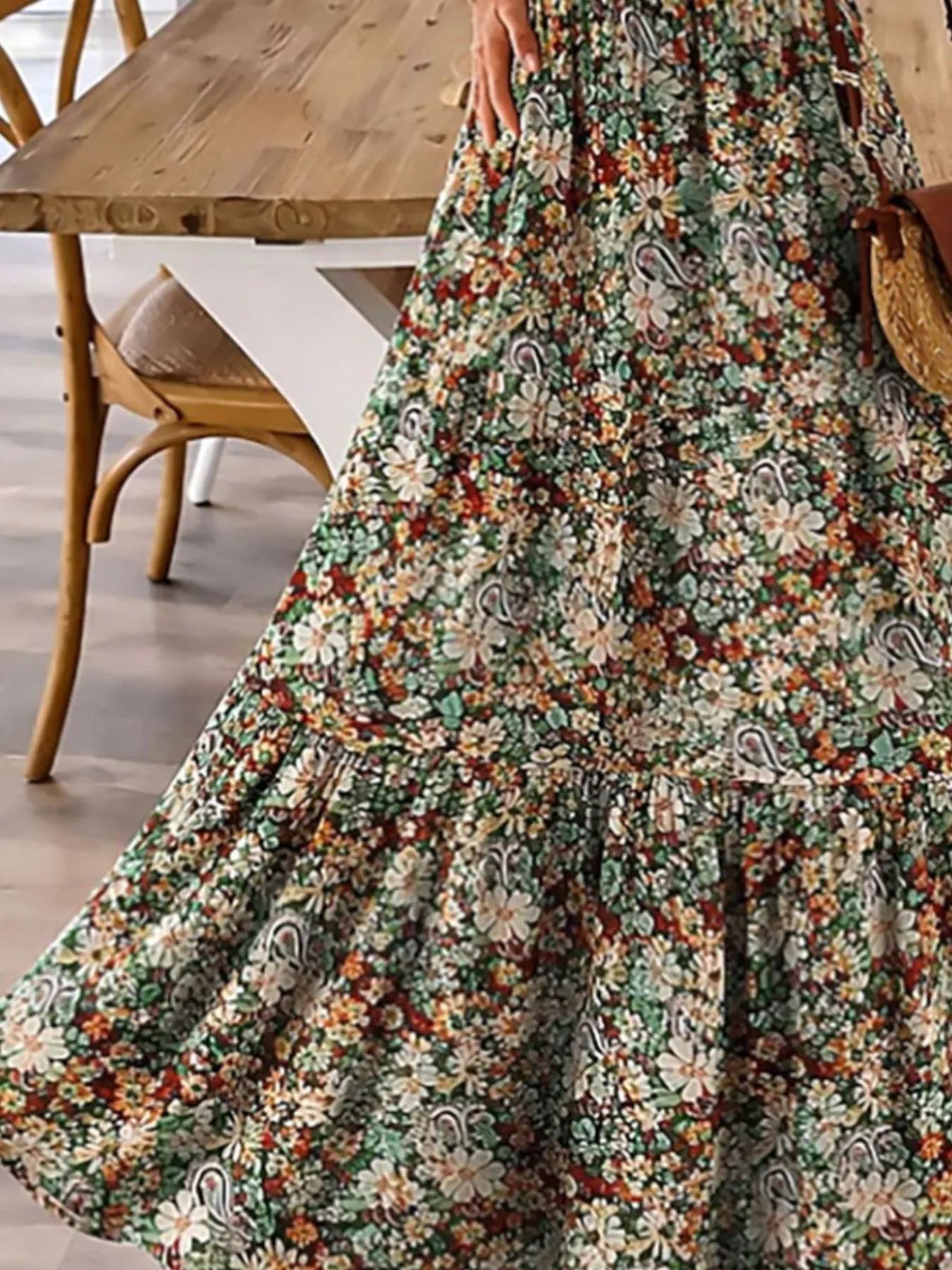 Floral Print Maxi Dress with Spaghetti Straps – Tiered Silhouette Simmer & Fay
