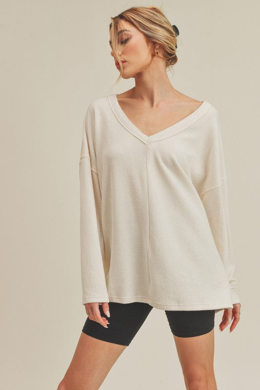 Casey Relaxed Raglan Sleeve V-neck Top Aemi + Co   