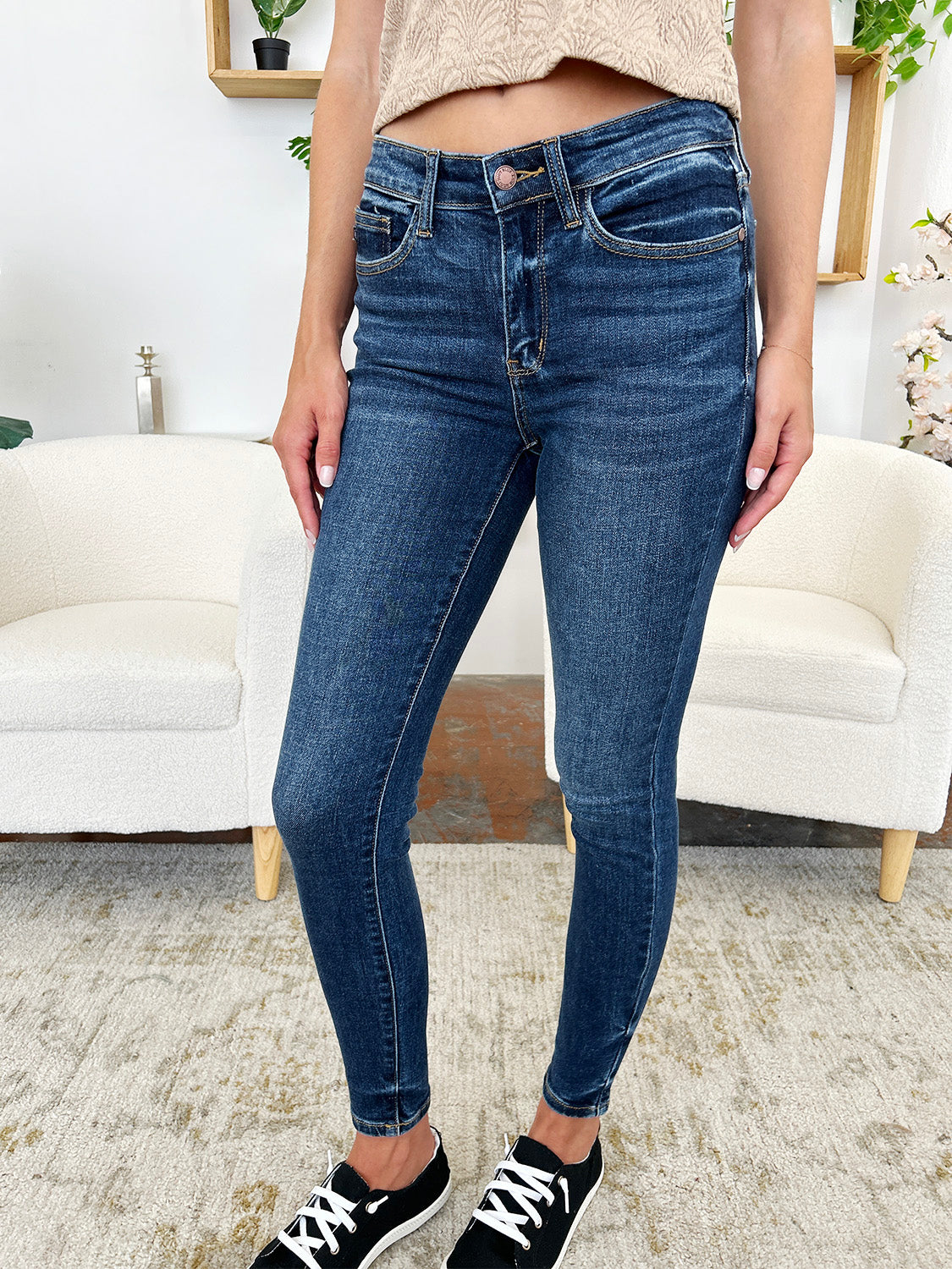 Classic Handsand Skinny Jeans Judy Blue   