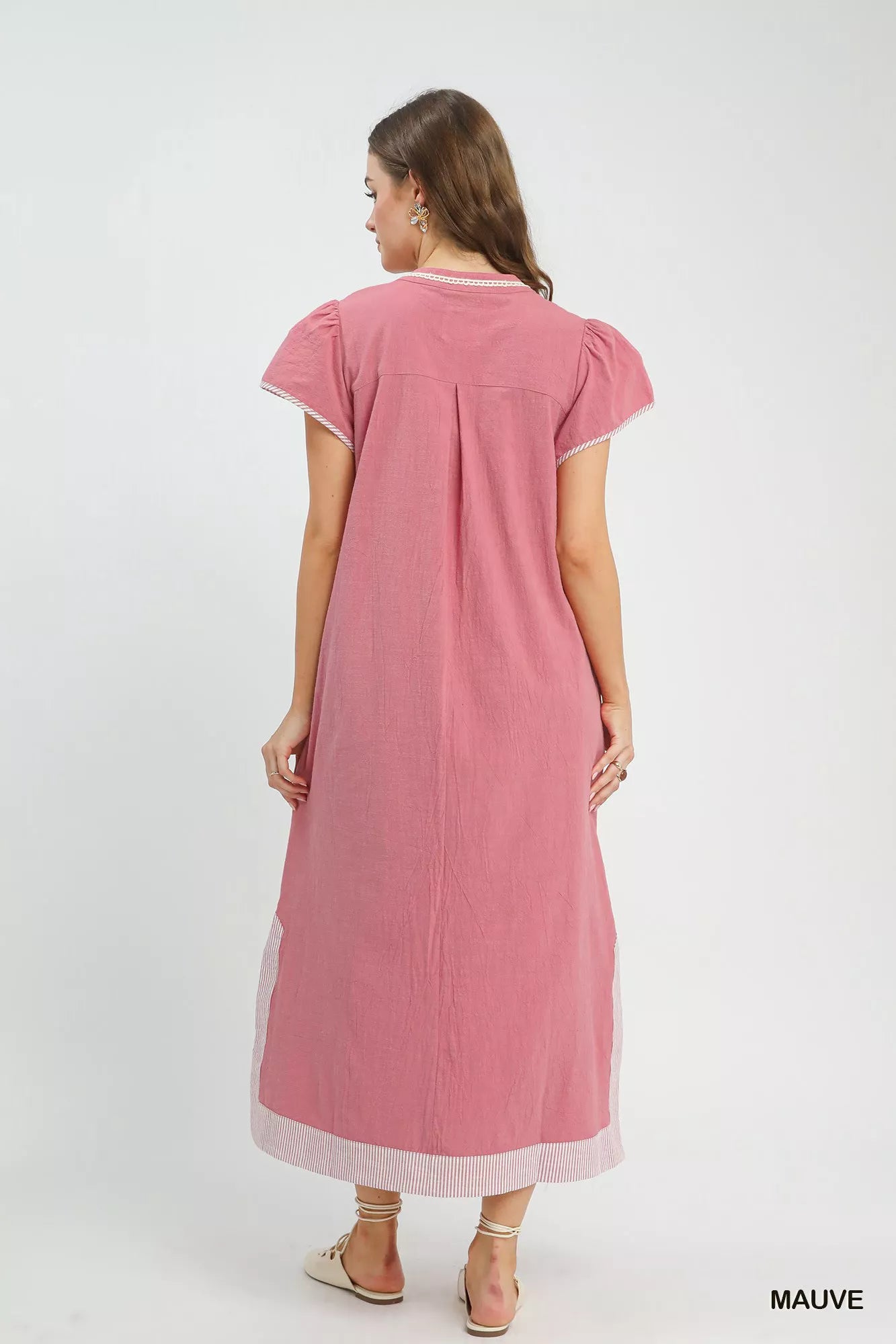 Embroidered Floral Short Sleeve Midi Dress with Contrast Trim Umgee