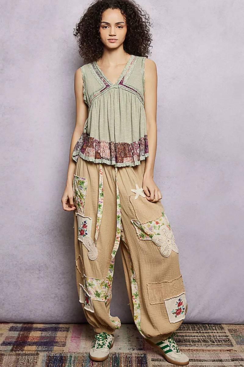 Lace Detail Ruffled Ribbed Sleeveless Top with Floral Pattern Trim Detail POL