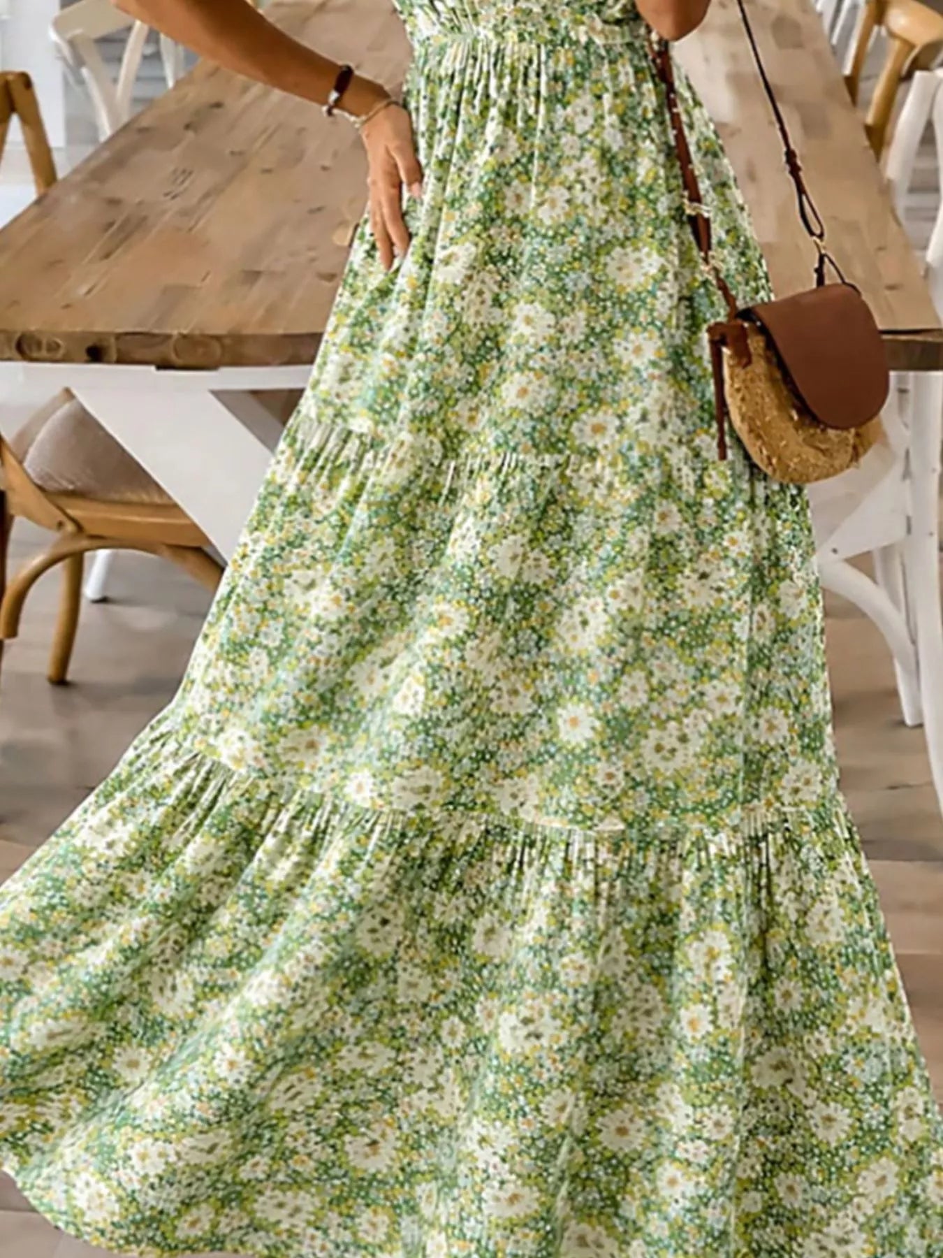 Floral Print Maxi Dress with Spaghetti Straps – Tiered Silhouette Simmer & Fay