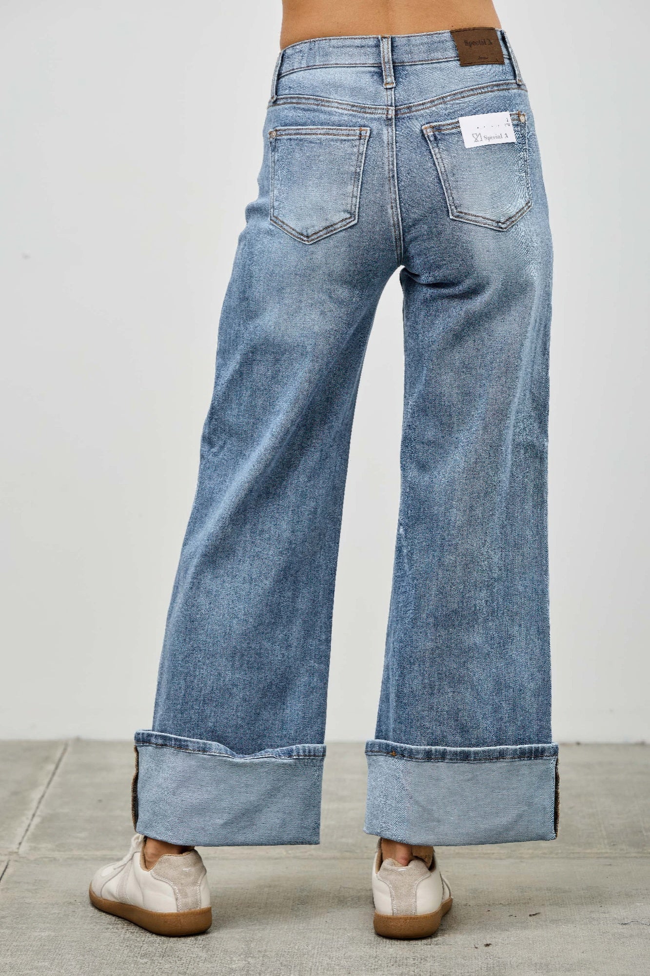 Mid Rise Cuffed Jeans With Stretch Jeans Saige Jeans