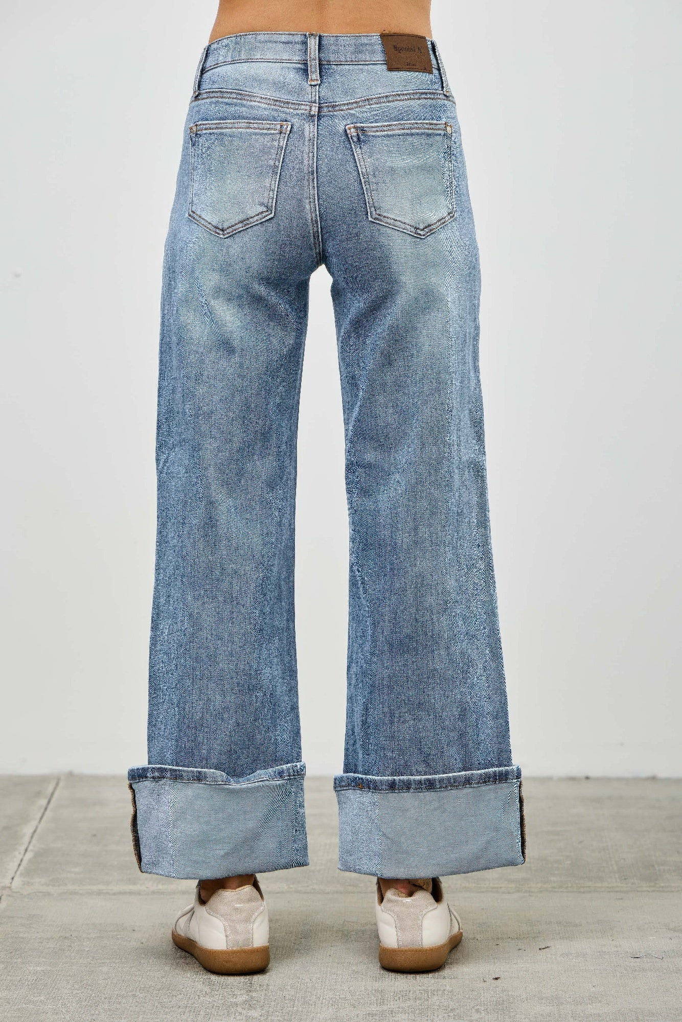 Mid Rise Cuffed Jeans With Stretch Jeans Saige Jeans