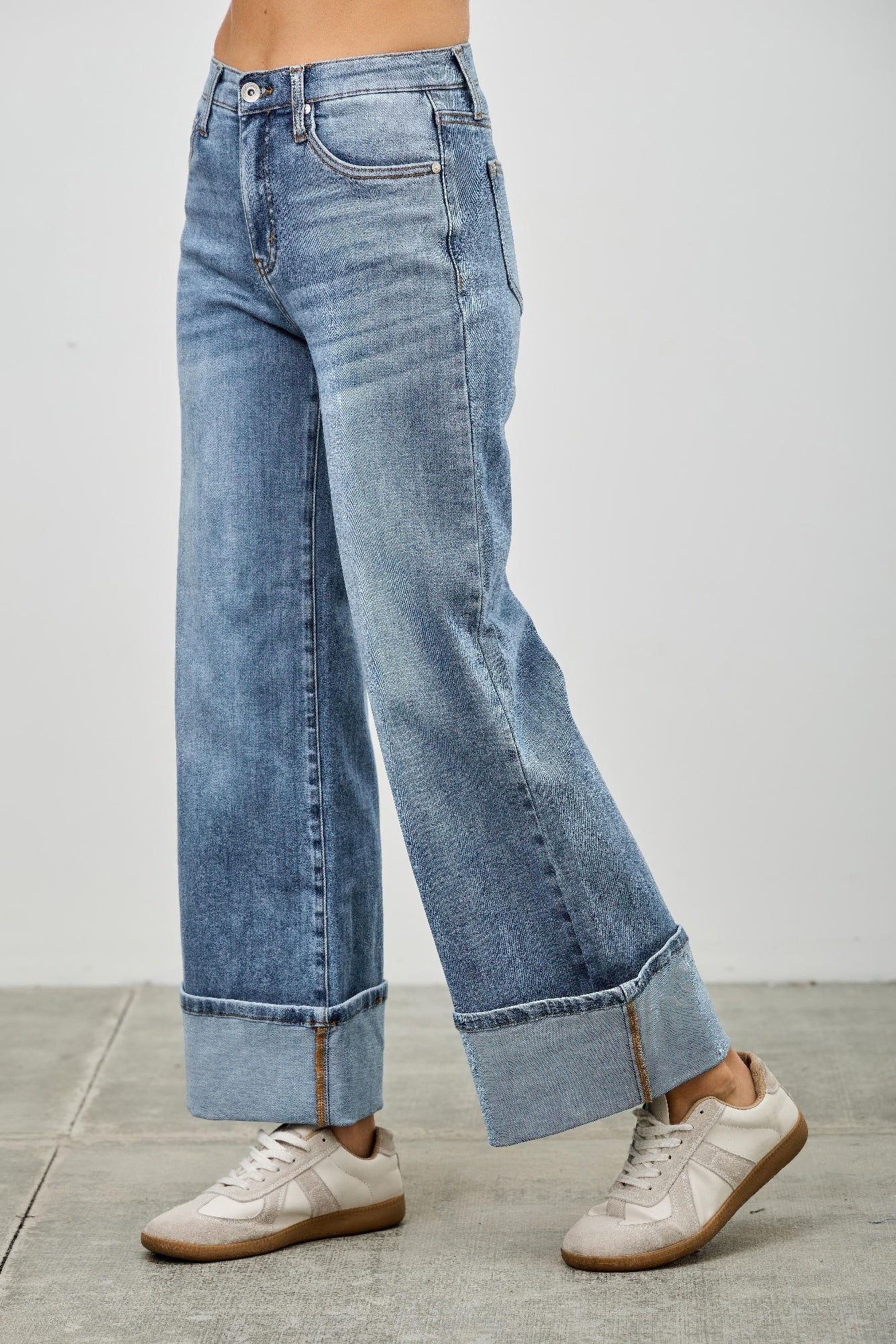 Mid Rise Cuffed Jeans With Stretch Jeans Saige Jeans