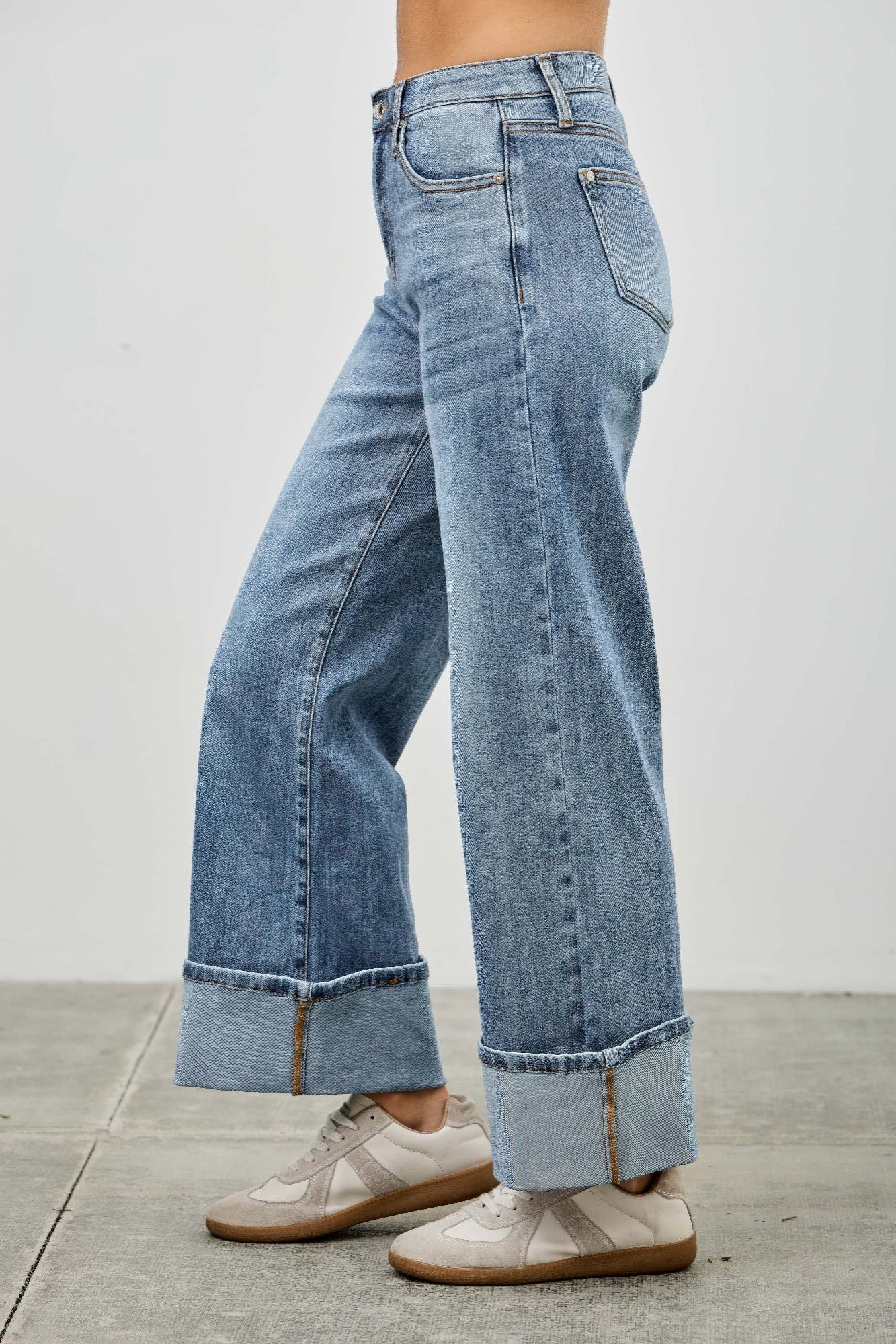 Mid Rise Cuffed Jeans With Stretch Jeans Saige Jeans