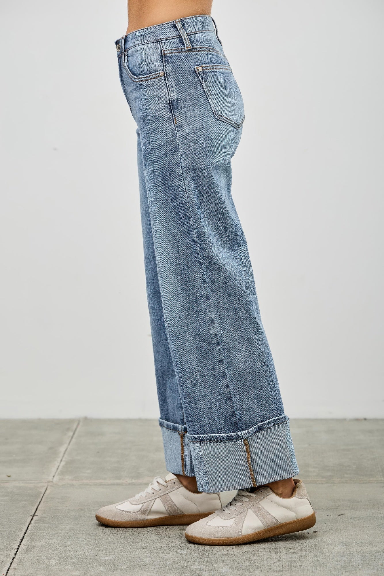 Mid Rise Cuffed Jeans With Stretch Jeans Saige Jeans