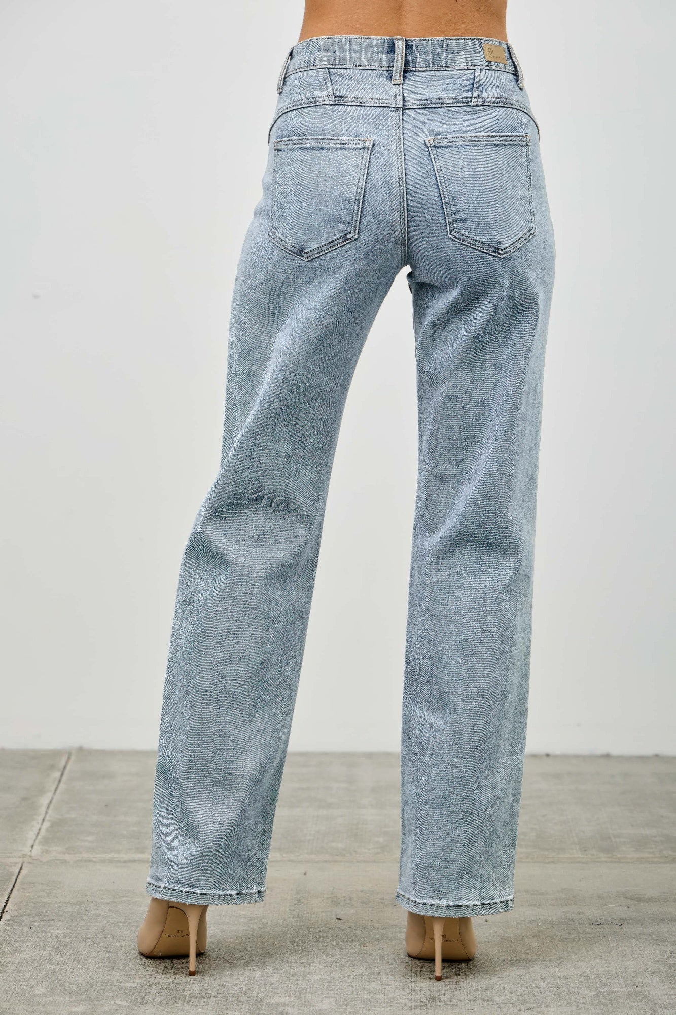 Mid Rise Straight Jeans With Piping Saige Jeans