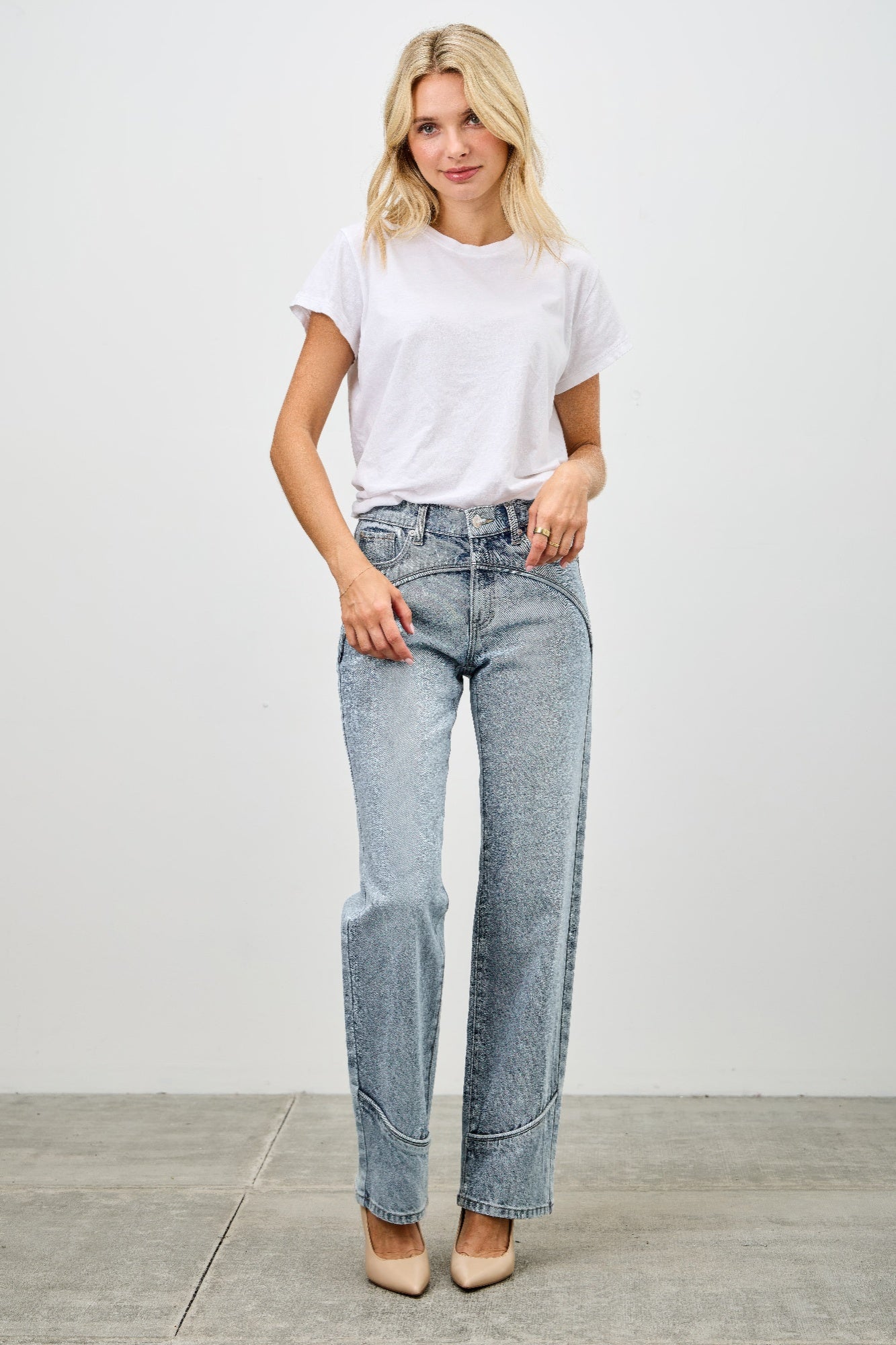 Mid Rise Straight Jeans With Piping Saige Jeans