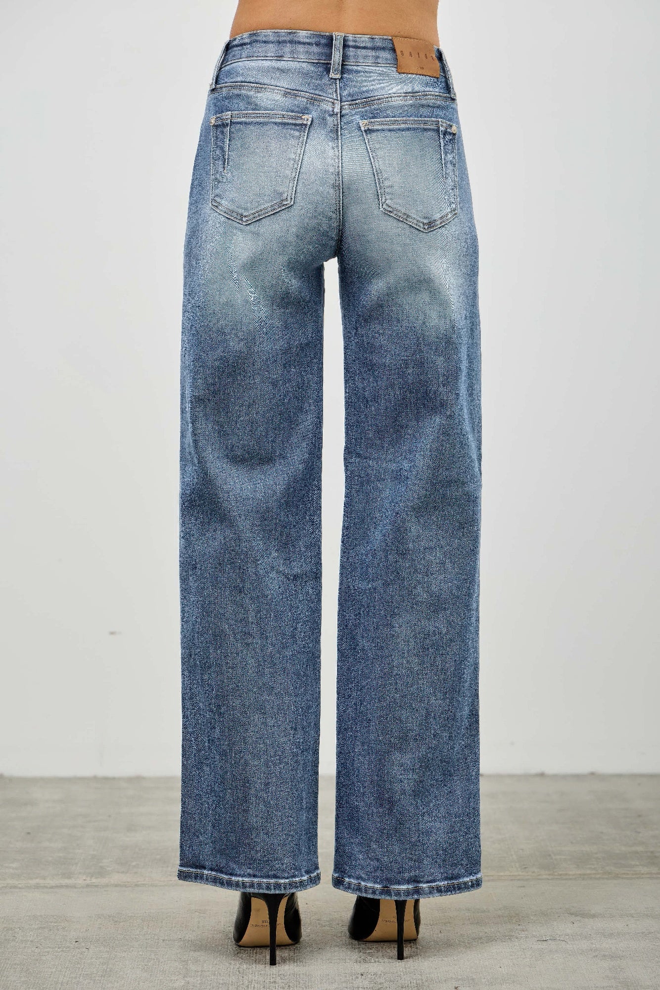 Mid Rise Straight Jeans With Pintuck Saige Jeans