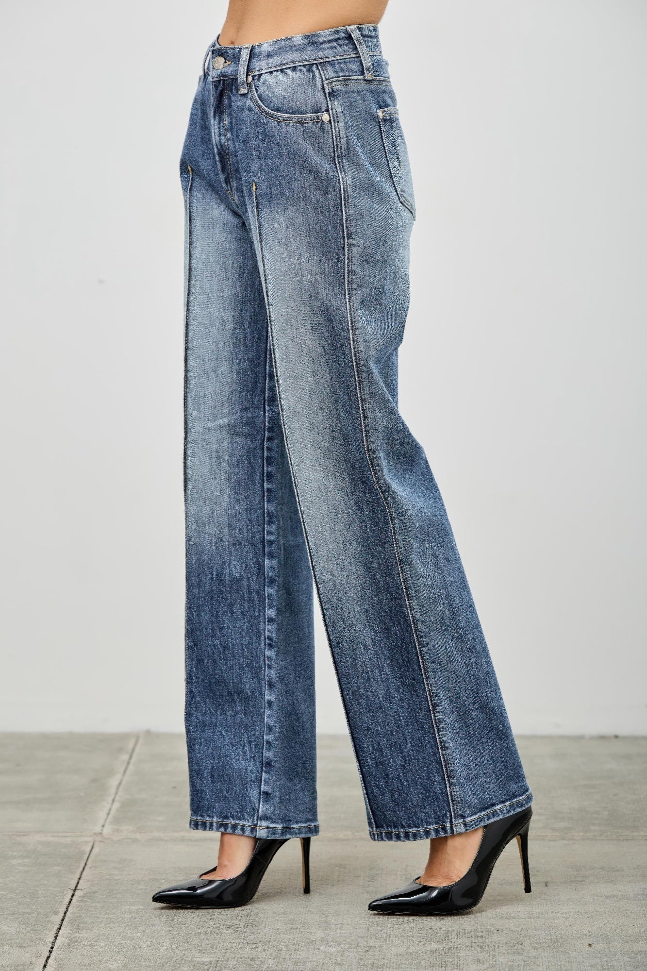 Mid Rise Straight Jeans With Pintuck Saige Jeans