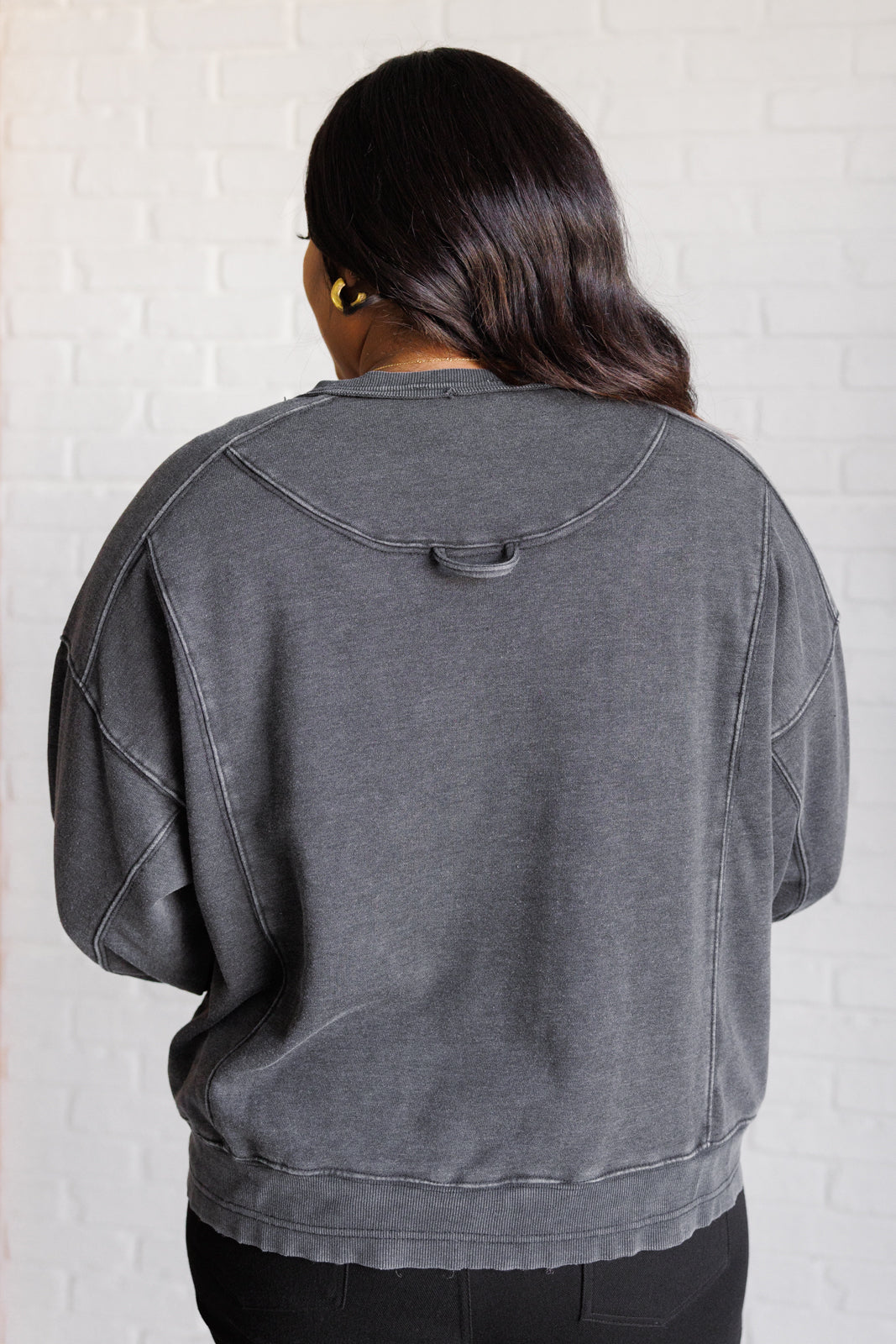 Quick Fix Mineral Wash Crew Neck Pullover in Black Rae Mode   