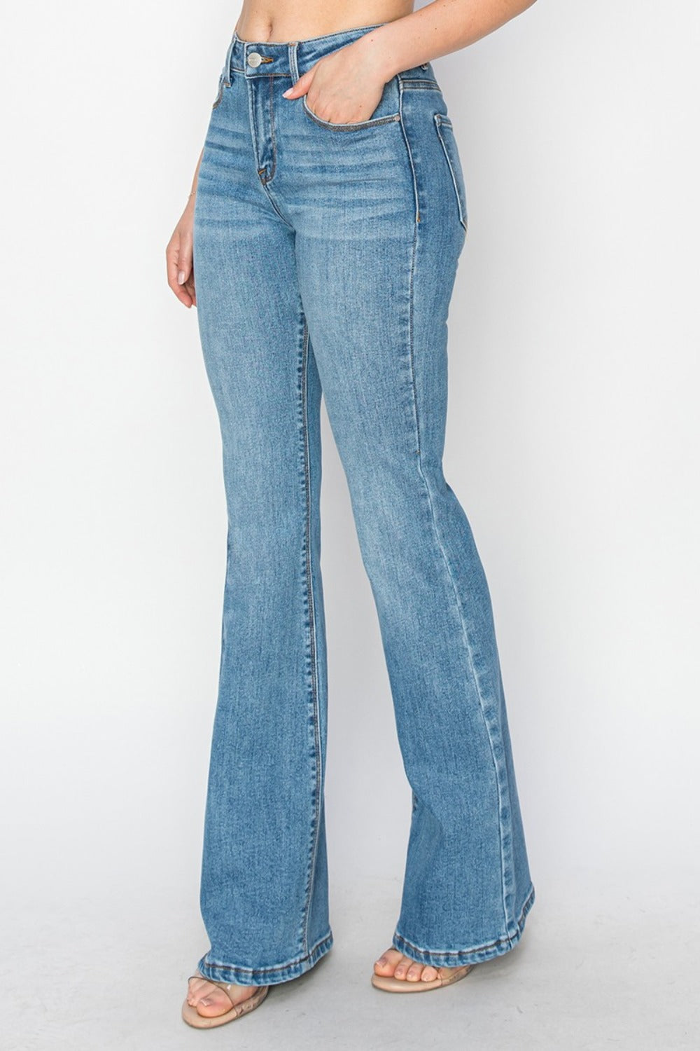 Mid Rise Flare Jeans with Pockets Risen   