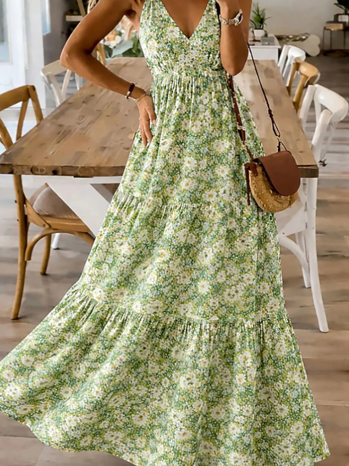 Floral Print Maxi Dress with Spaghetti Straps – Tiered Silhouette Simmer & Fay