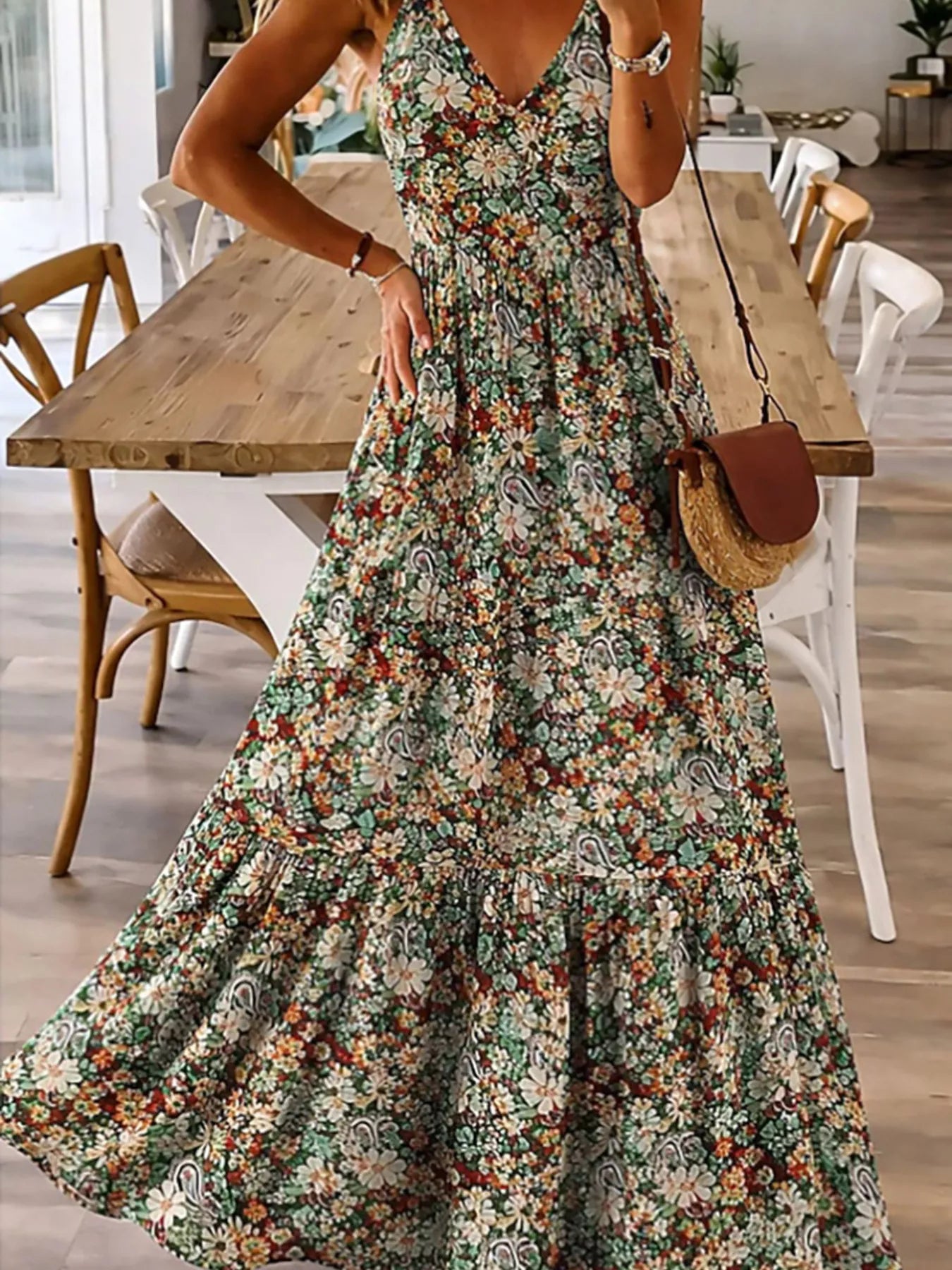 Floral Print Maxi Dress with Spaghetti Straps – Tiered Silhouette Simmer & Fay