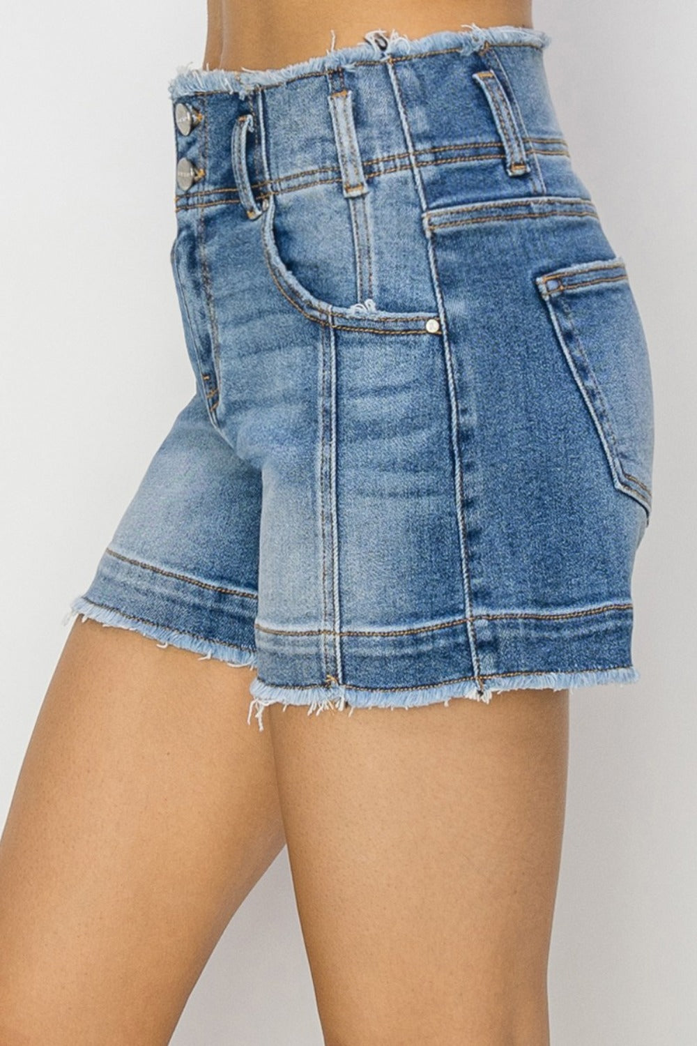 High Rise Seam Detailed Raw Edge Denim Shorts Risen   