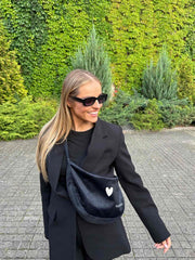 Hobo Bag Heart - Black Garbanota