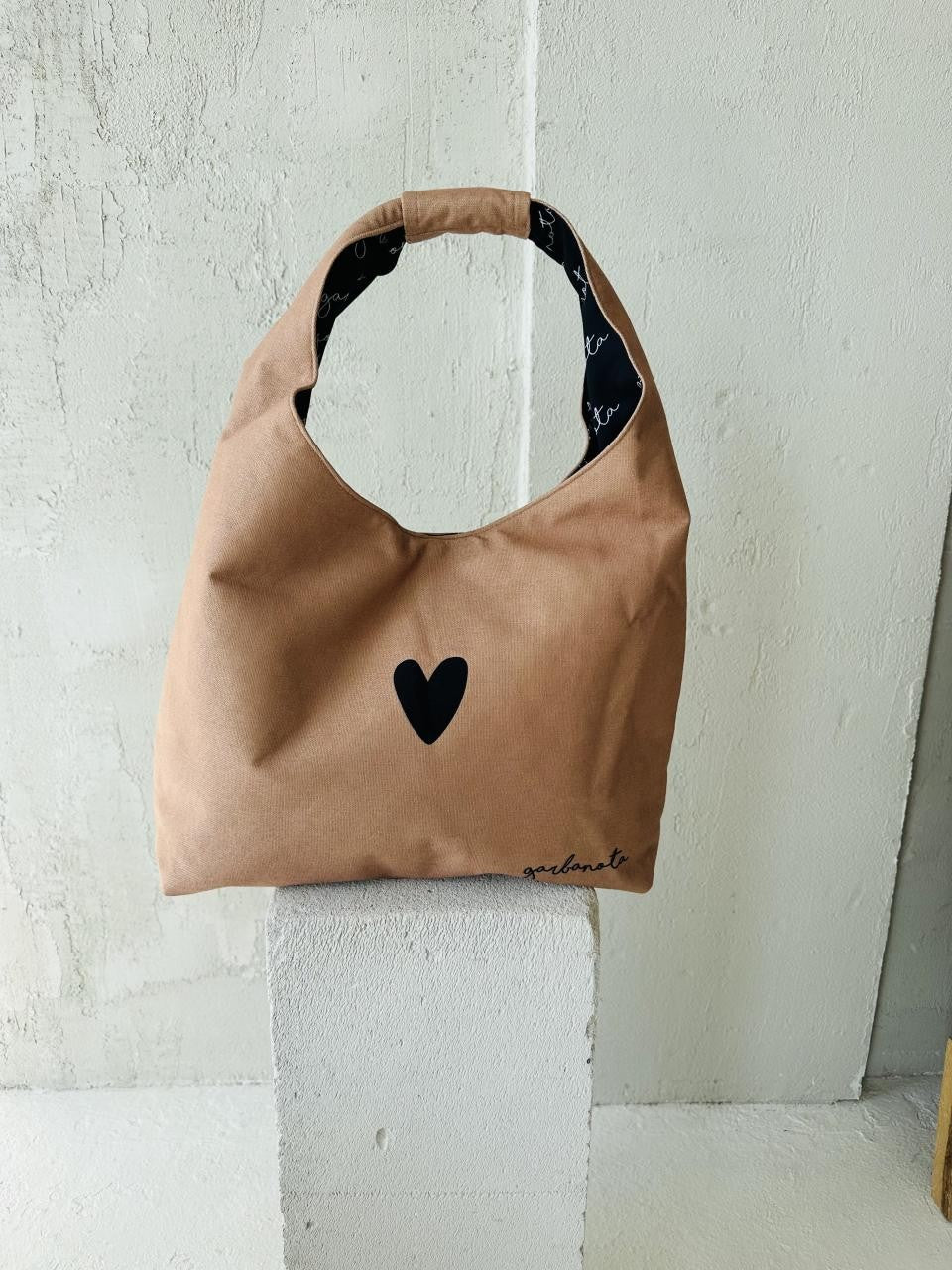 Moon Bag Heart - Cream Garbanota