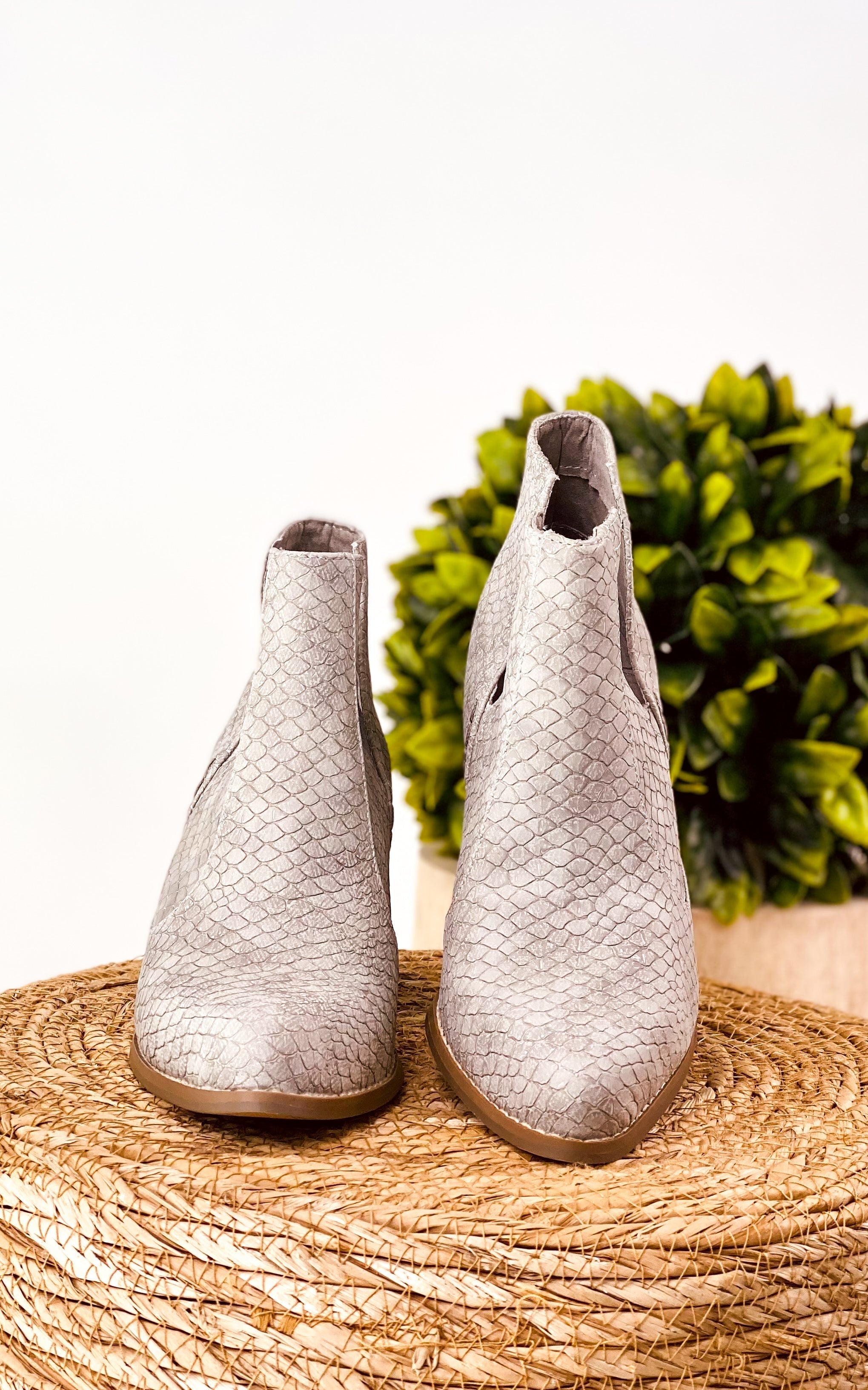 Tarim Bootie in Grey Not Rated   